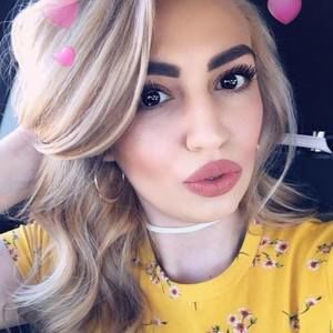 Meet your Posher, Felicia